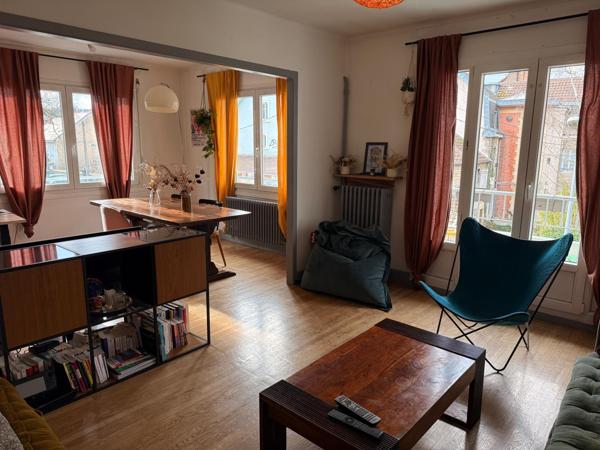 Quartier chaprais, appartement T3 de 75 m2, balcon et garage.