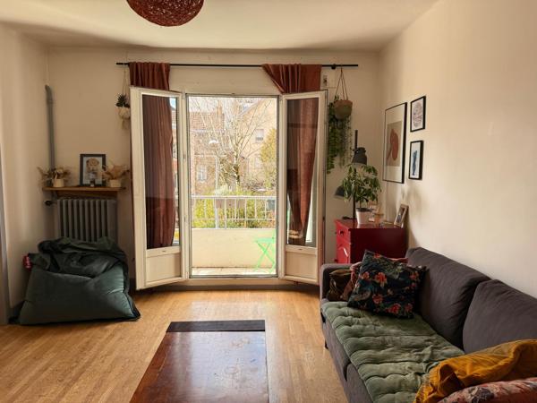 Quartier chaprais, appartement T3 de 75 m2, balcon et garage.