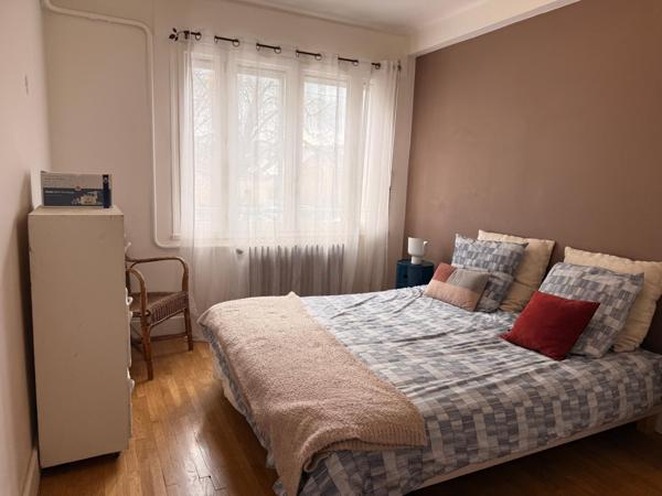 Quartier chaprais, appartement T3 de 75 m2, balcon et garage.