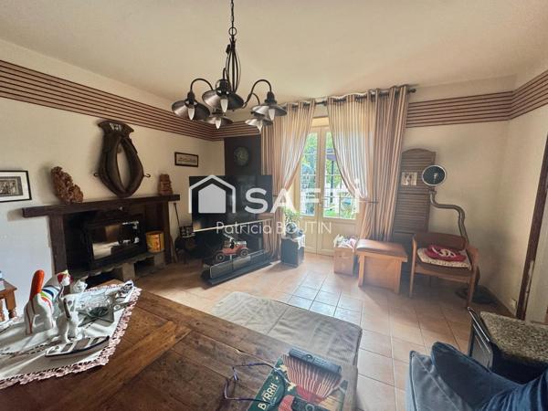 MAISON DE VILLAGE 3 CHAMBRES BUREAU GARAGE ACCES RIVIERE !