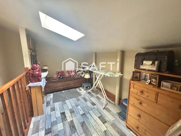 MAISON DE VILLAGE 3 CHAMBRES BUREAU GARAGE ACCES RIVIERE !