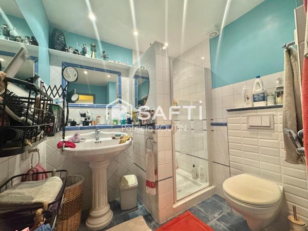 MAISON DE VILLAGE 3 CHAMBRES BUREAU GARAGE ACCES RIVIERE !