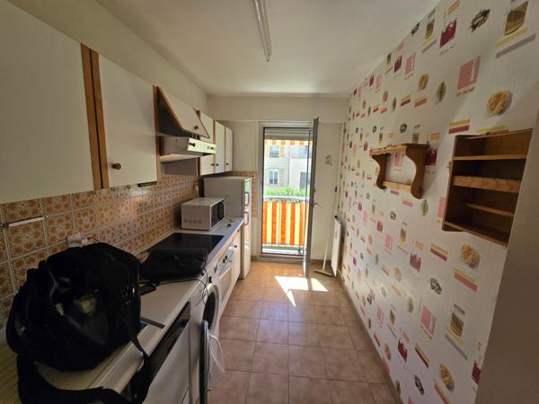 NICE A VENDRE APPARTEMENT  T3  61 m² ,TERRASSE,  GARAGE ,CAVE