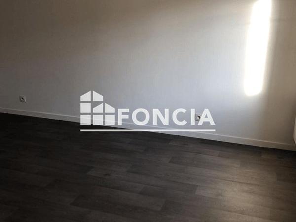 Location Studio 20.83 m² - 50 RUE HOUDART ET 26 RUE CHALO Roissy En France 95700