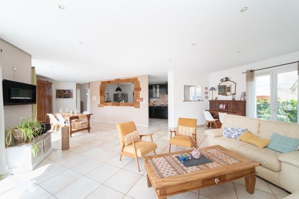 Maison à vendre 314 620 € Saint-André-de-Cubzac 5 p 157 m² DPE C