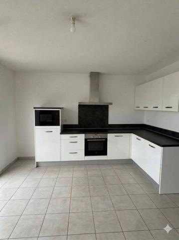 BEL F2 à ST PRIEST EN JAREZ AVEC TERRASSE