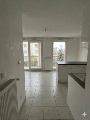 BEL F2 à ST PRIEST EN JAREZ AVEC TERRASSE