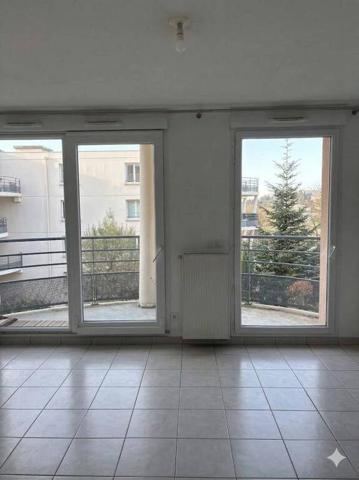 BEL F2 à ST PRIEST EN JAREZ AVEC TERRASSE