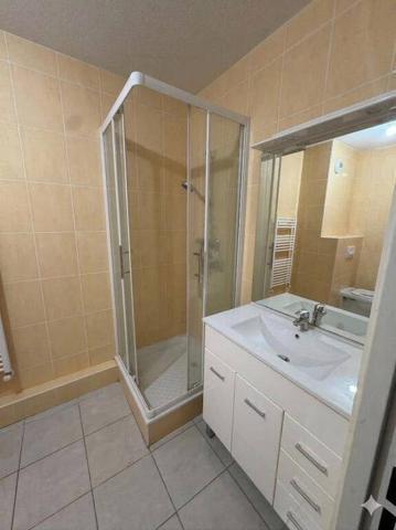 BEL F2 à ST PRIEST EN JAREZ AVEC TERRASSE