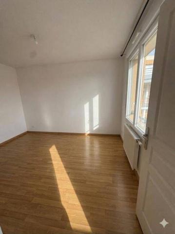 BEL F2 à ST PRIEST EN JAREZ AVEC TERRASSE