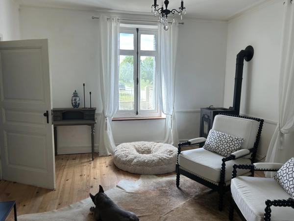 Une grande maison de village avec des dépendances et plus de 5 800 m² de terrain !