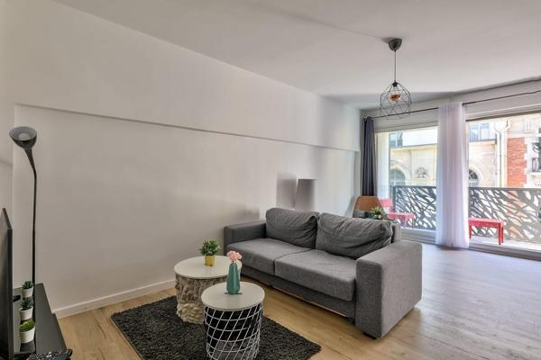 Appartement F2 à vendre  2 pièces - 44,36 m2 PARIS - 75008
