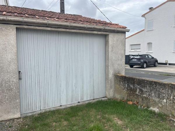Parking à vendre 25 000 € Rochefort 16 m² DPE