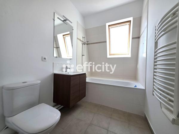 Appartement
         1 pièce
        - 27 m² 216 000 € *