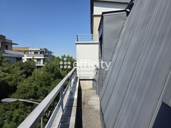 Appartement
         1 pièce
        - 27 m² 216 000 € *