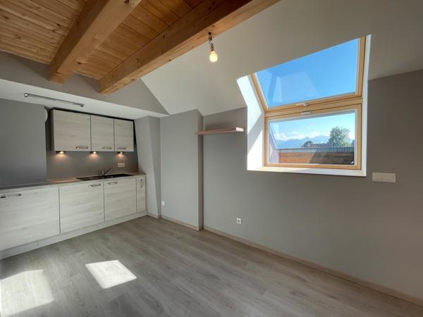 La Motte-Servolex (73290) Très bel appartement T4 en duplex (2015) - à 5mn du lac du Bourget et à 3mn de la Motte Servolex - Savoie