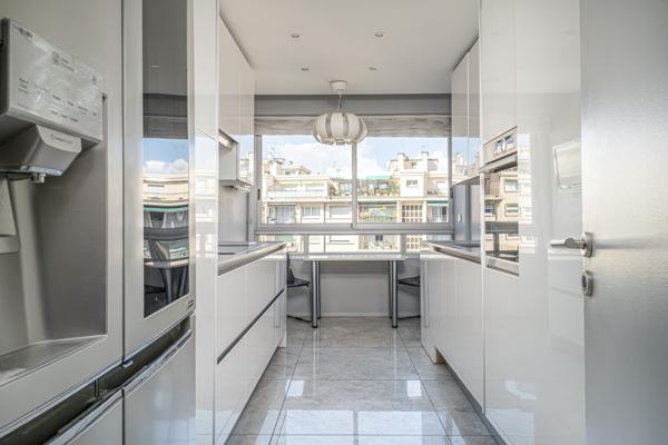 Appartement 3 pièces - 121 m² Bien prestige