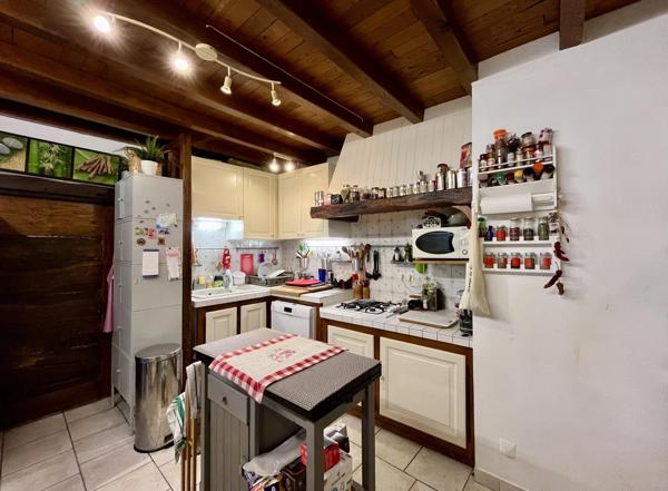 Maison de 3 chambres dans le centre d'une ville commercial