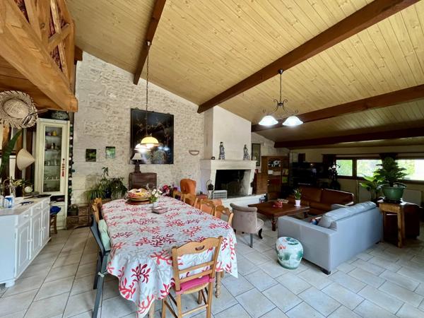 Maison de 3 chambres dans le centre d'une ville commercial
