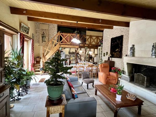 Maison de 3 chambres dans le centre d'une ville commercial