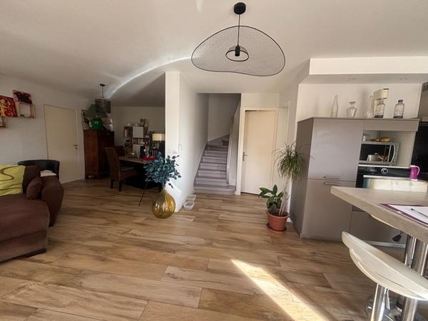 Maison avec piscine, garage et T2 attenant entre Narbonne et Carcassonne