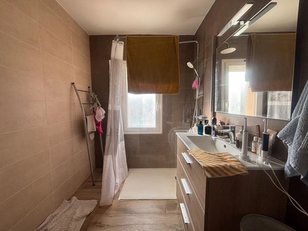 Maison avec piscine, garage et T2 attenant entre Narbonne et Carcassonne