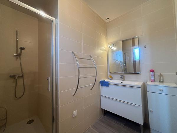 Maison avec piscine, garage et T2 attenant entre Narbonne et Carcassonne