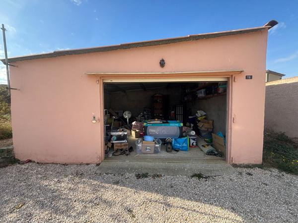 Maison avec piscine, garage et T2 attenant entre Narbonne et Carcassonne