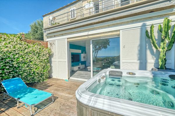 Maison de village mitoyenne San Martino Di Lota - pietranera 4 pièces108 m2 trois niveaux - vue mer