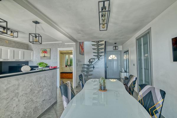 Maison de village mitoyenne San Martino Di Lota - pietranera 4 pièces108 m2 trois niveaux - vue mer