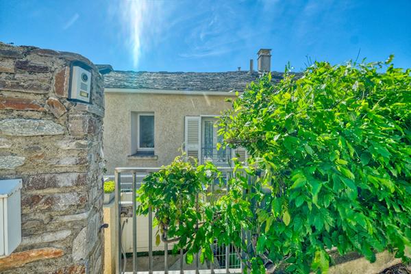 Maison de village mitoyenne San Martino Di Lota - pietranera 4 pièces108 m2 trois niveaux - vue mer