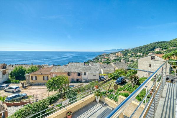 Maison de village mitoyenne San Martino Di Lota - pietranera 4 pièces108 m2 trois niveaux - vue mer