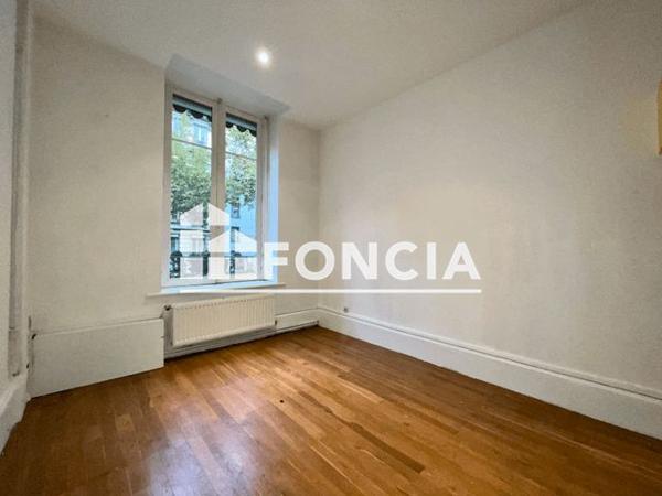 Location Appartement 3 pièces 89.5 m² - 110 COURS GAMBETTA Lyon 69007