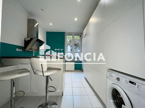 Location Appartement 3 pièces 89.5 m² - 110 COURS GAMBETTA Lyon 69007