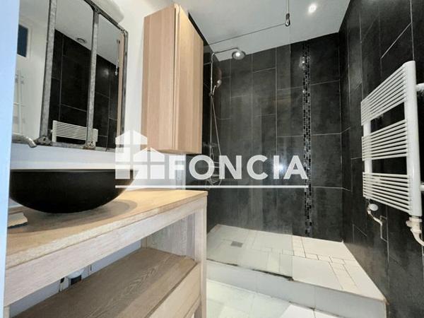 Location Appartement 3 pièces 89.5 m² - 110 COURS GAMBETTA Lyon 69007