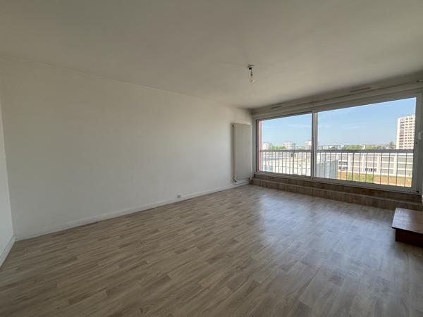 Studio
                                                                                                                                                                                                                                                                                                                        1 pièce(s)                                                                                                                                                                                                                                                                                                                              35.51  m²