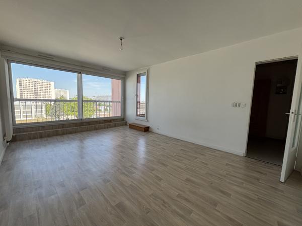 Studio
                                                                                                                                                                                                                                                                                                                        1 pièce(s)                                                                                                                                                                                                                                                                                                                              35.51  m²