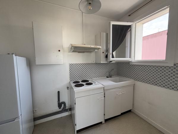 Studio
                                                                                                                                                                                                                                                                                                                        1 pièce(s)                                                                                                                                                                                                                                                                                                                              35.51  m²
