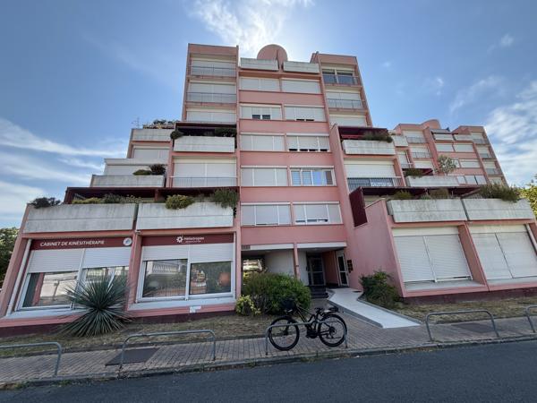 Studio
                                                                                                                                                                                                                                                                                                                        1 pièce(s)                                                                                                                                                                                                                                                                                                                              35.51  m²