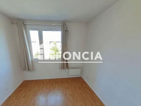 Location Studio 19.23 m² - 22 24 RUE DU CLOS BEAUMOIS Caen 14000