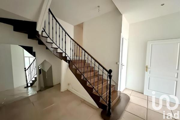 Maison de village 10 pièces de 232 m² à Limonest (69760)