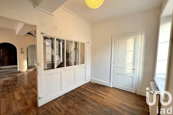 Maison de village 10 pièces de 232 m² à Limonest (69760)