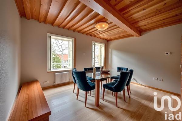 Maison de village 10 pièces de 232 m² à Limonest (69760)