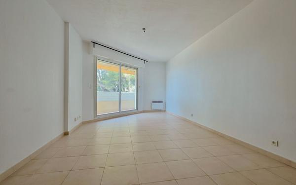 Appartement à vendre    2 pièces •  Le Cannet