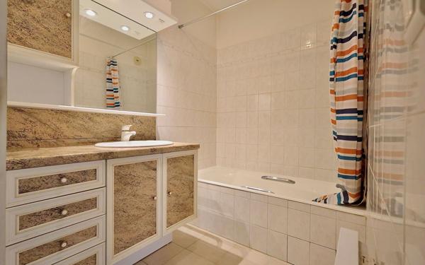 Appartement à vendre    2 pièces •  Le Cannet