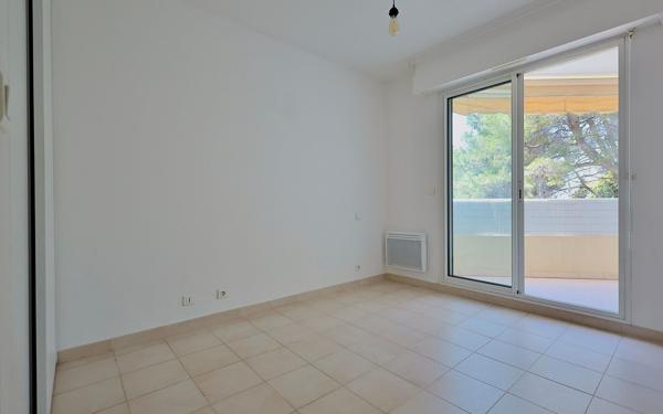 Appartement à vendre    2 pièces •  Le Cannet