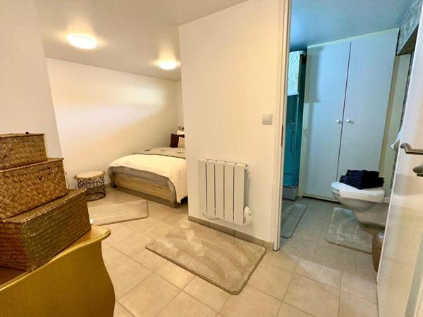 A VENDRE SUPERBE MAISON sur SOUS-SOL, 2 CHAMBRES + Sous-sol aménagé, terrain 492 m2