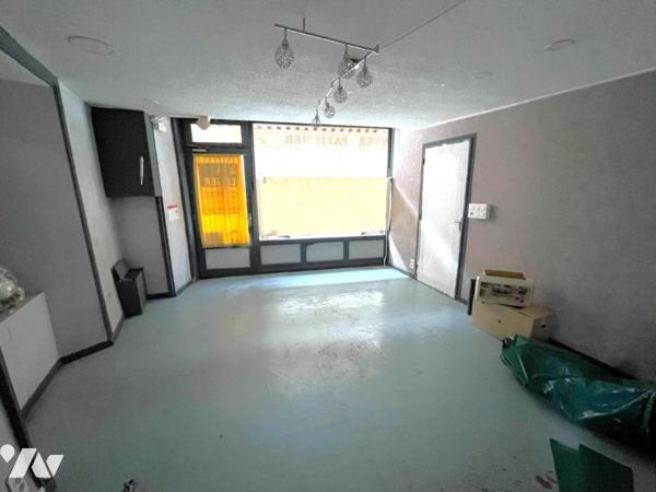 IMMEUBLE / MURS ANCIEN COMMERCE A SAINT CHELY D'APCHER