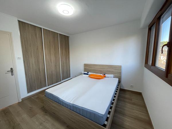 A LOUER - APPARTEMENT 3 PIECES - ENTIEREMENT MEUBLE - AIX SUD EST