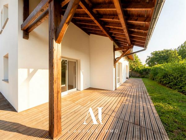 Maison individuelle T7 Grande Pièce de Vie Vesancy 01170